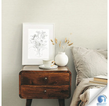 Scène avec table de chevet, lit et papier peint à motifs