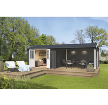 Maison de jardin en bois avec terrasse et mobilier de jardin à l''extérieur