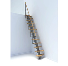 Raumspartreppe aus Holz und Metall in einem hellen Raum