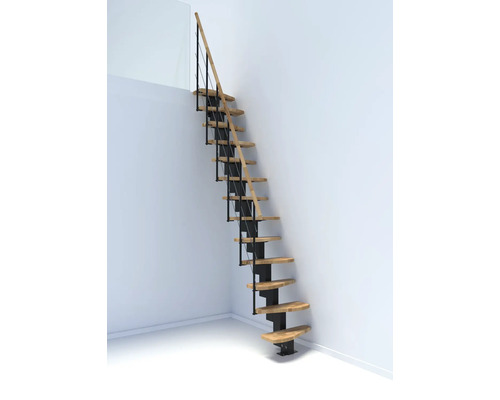 Raumspartreppe mit Holzstufen und Geländer
