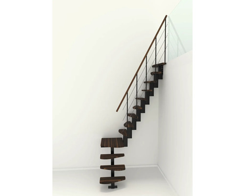 Vue d''une pièce d''un escalier en bois avec une balustrade en métal