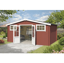 Maison de jardin en bois avec fenêtres et portes ouvertes dans le jardin