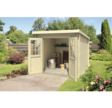 Abri de jardin en bois avec portes doubles ouvertes dans le jardin