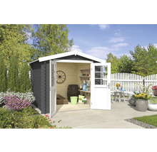 Abri de jardin avec portes doubles ouvertes, intérieur avec étagères et décoration, mobilier de jardin à l''extérieur