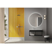 Salle de bains moderne avec douche, meuble-lavabo avec miroir et tabouret