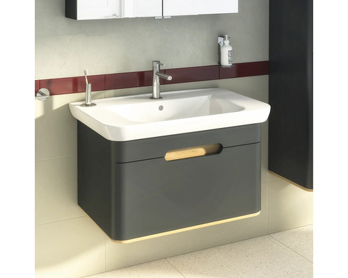 Waschbeckenunterschrank mit Armatur im Badezimmer