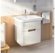 Salle de bains moderne avec meuble sous-lavabo et porte-serviettes