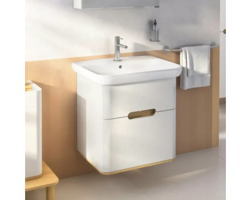 Modernes Badezimmer mit Waschbeckenunterschrank und Handtuchhalter