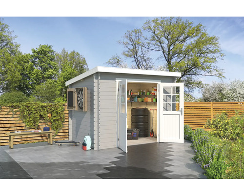 Abri de jardin Outdoor Life San Jose 295 x 213,1 cm gris clair Abri de jardin en bois avec portes ouvertes, cible de fléchettes et divers objets dans le jardin
