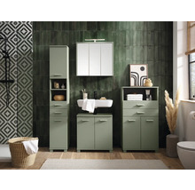 Salle de bains avec lavabo, armoire de toilette et meubles de rangement dans une teinte claire