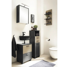 Modernes Badezimmer mit Waschtisch, Spiegelschrank und Hochschrank in Holz- und Steindekor