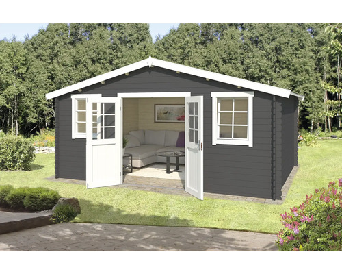 Abri de jardin avec fenêtres et double porte ouverte sur une pelouse