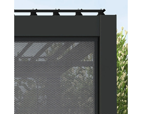 Vue détaillée d''un pavillon avec paroi en tôle perforée