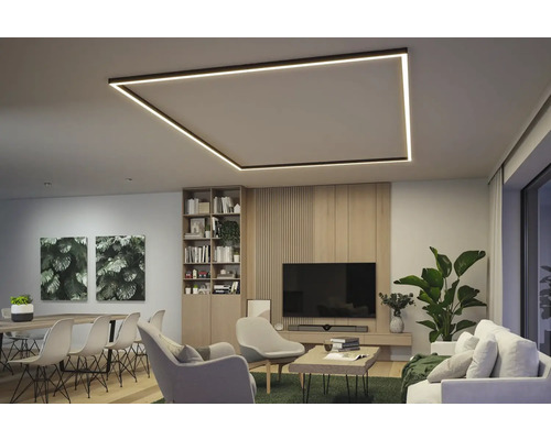 Wohnzimmer mit Deckenleuchte in Rahmenform, TV-Möbel und Esstisch