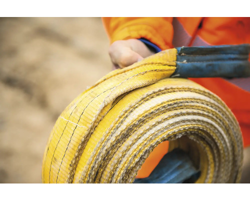 Sangle de levage jaune pour les besoins de la construction