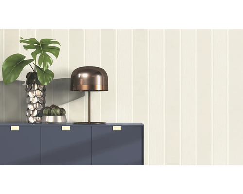 Papier peint décoratif à rayures dans un intérieur