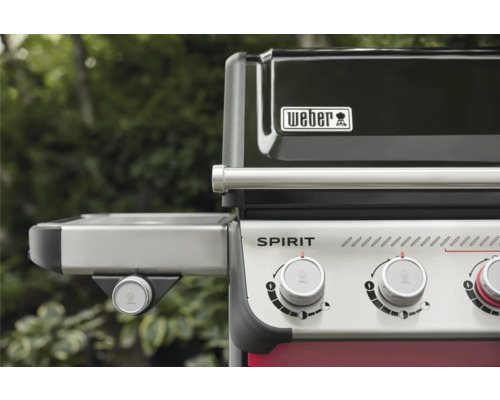Weber Spirit Gasgrill mit drei Brennern und Seitenablage