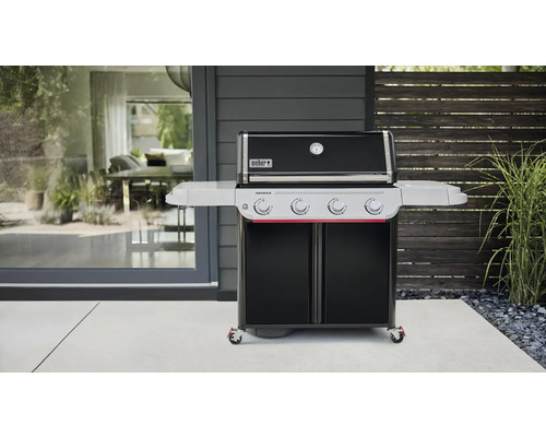 Weber Genesis Gasgrill mit Bedienknöpfen und Weber Logo
