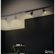 Deckenleuchte mit mehreren Strahlern an einer Schiene