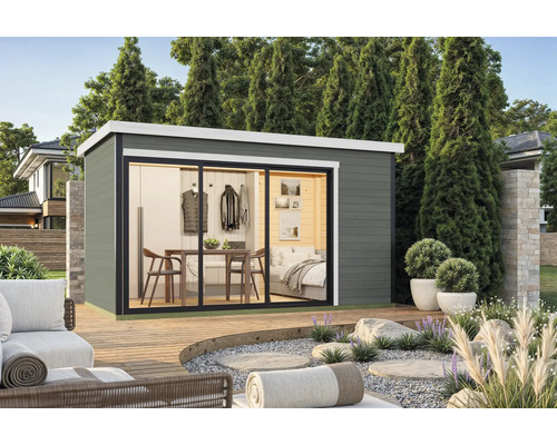 Abri de jardin moderne avec portes coulissantes et terrasse en bois à l'extérieur.