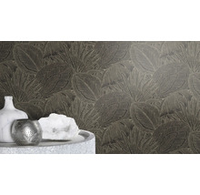 Tapete mit Blattmuster im Wohnraum