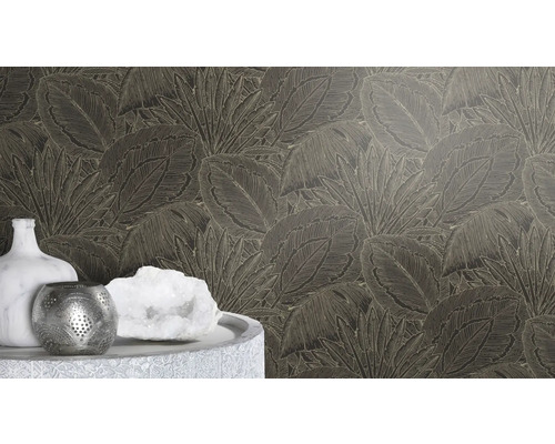 Tapete mit Blattmuster im Wohnraum