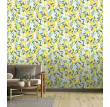 Salon avec un papier peint à motif de citron