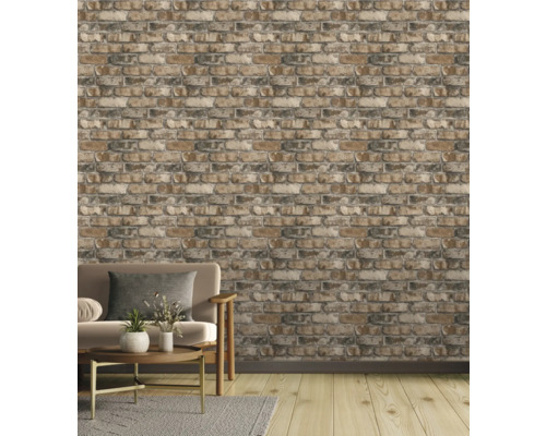 Salon avec papier peint en briques et meubles