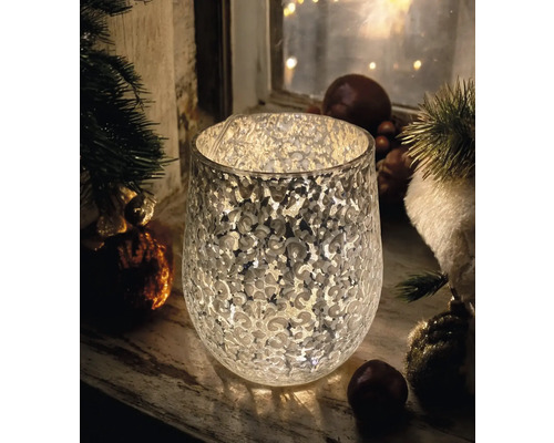 Photophore en verre avec motif comme décoration de table