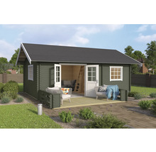 Maison de jardin en bois avec terrasse et mobilier de jardin à l''extérieur.