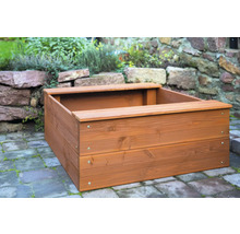 Hochbeet aus Holz im Garten