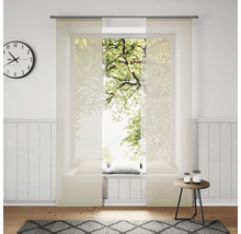 Pièce lumineuse avec rideaux japonais, horloge et tapis