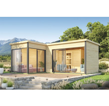 Maison de jardin moderne avec de grandes surfaces vitrées et une terrasse à l''extérieur.