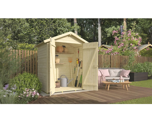 Scène de jardin avec un abri de jardin en bois ouvert, rempli d''outils de jardin et de pots de fleurs