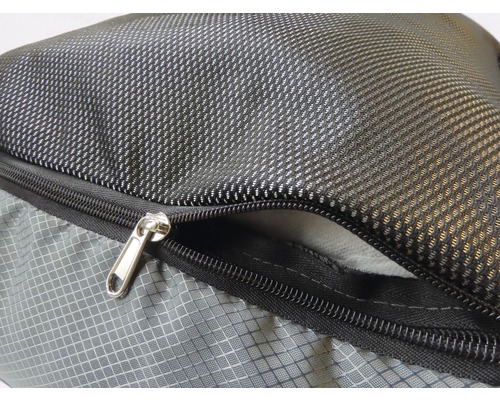 Reisegepäck Organizer mit Reißverschluss und Netzstoff