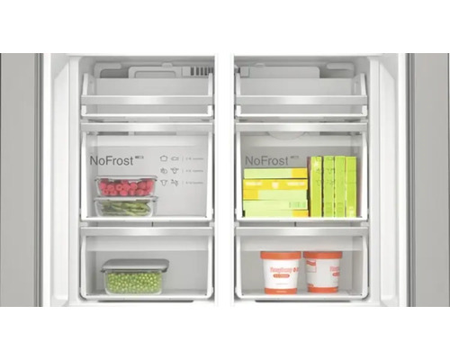 Congélateur No Frost rempli de divers aliments dans des récipients et des emballages.