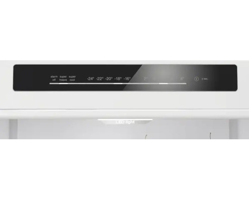 Innenraum eines Kühlschranks mit Temperaturregelung und LED-Beleuchtung