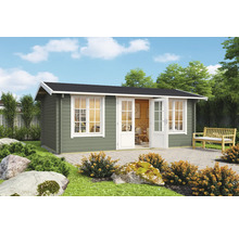 Abri de jardin en bois avec fenêtres et porte double dans le jardin