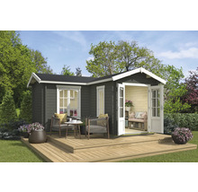 Abri de jardin avec terrasse, mobilier de jardin et plantation