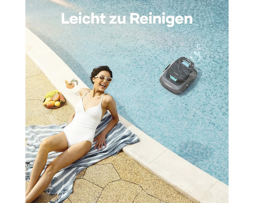 Szene mit Poolroboter im Schwimmbad und Frau auf einem Handtuch