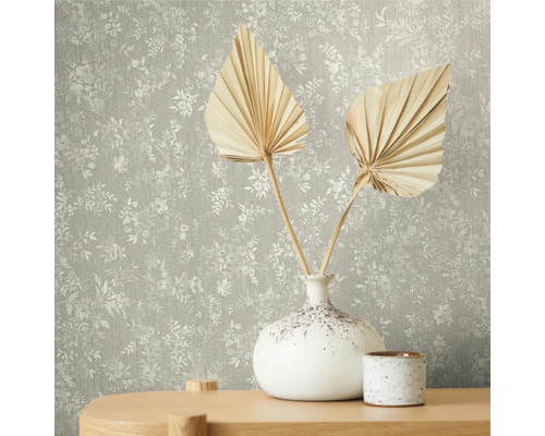 Papier peint à motif floral dans une pièce