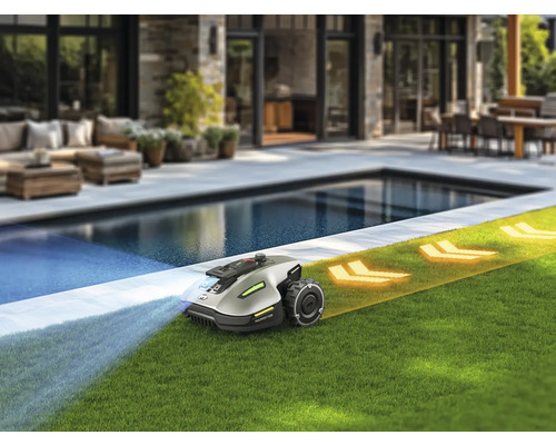 Rasenmähroboter auf Rasenfläche neben Pool