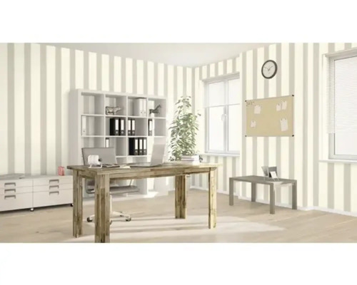 Bureau avec bureau, étagère, horloge et papier peint rayé