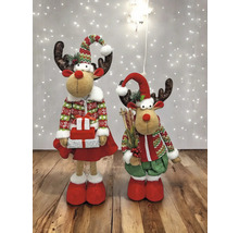 Zwei dekorative Rentierfiguren im Weihnachtsdesign mit Mütze, Geweih, Winterkleidung und Geschenken