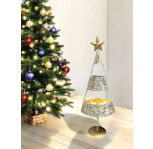 Sapin de Noël décoratif en métal avec étoile au sommet, à côté d''un sapin de Noël décoré.