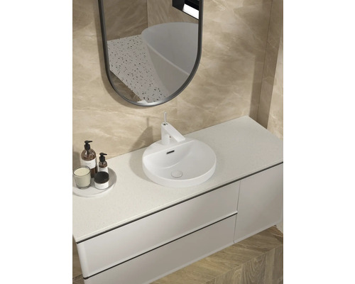 Salle de bain moderne avec meuble-lavabo blanc, lavabo à poser et miroir