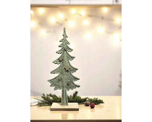Dekorativer Tannenbaum aus Filz mit Sternen auf Holzsockel als festliche Weihnachtsdekoration