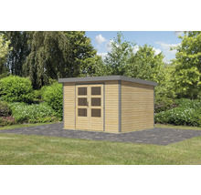 Abri de jardin en bois avec double porte et toit plat dans le jardin.