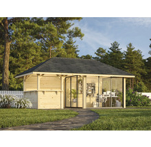 Maison de jardin en bois avec façade en verre et toit foncé dans un environnement de jardin vert