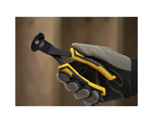 Stanley Zange im Handschuh